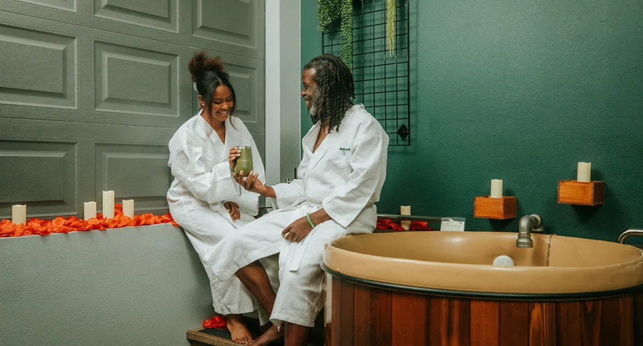 oakwell-spa-two-people-talking